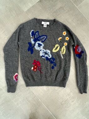 Magaschoni Gray Cashmere Sweater with Multicolor Floral Embroidery- Medium